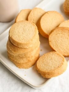 Crispy Keto Butter Cookies – Simple High-Protein-Friendly Dessert